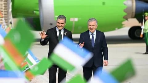 Президент Шавкат Мирзиёев прибыл в Авaзу