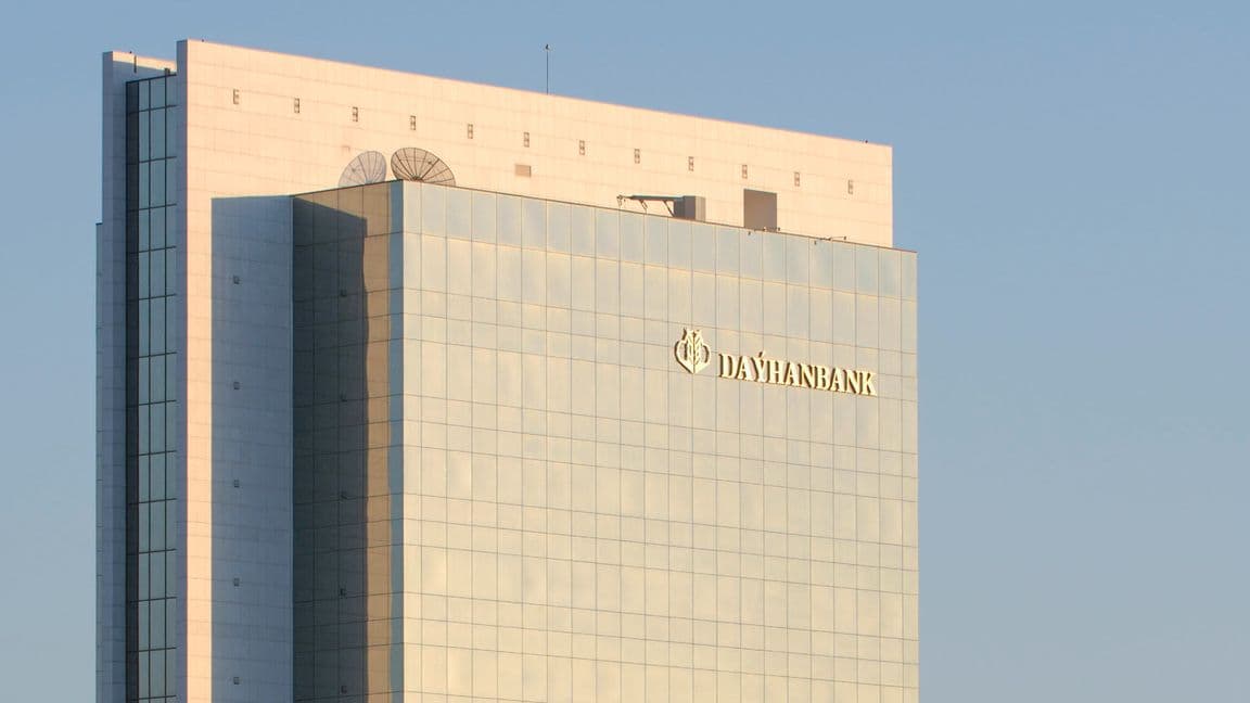 “Daýhanbank” ýaşlara 5% ýyllyk möçberinde ýeňillikli okuw karzlaryny teklip edýär