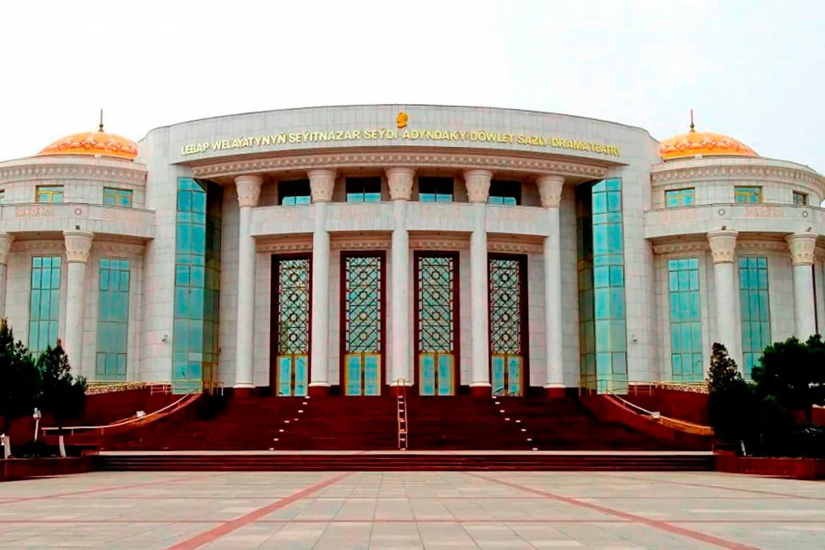 В Государственном музыкально-драматическом театре Лебапа поставлена новая пьеса «Сырак»