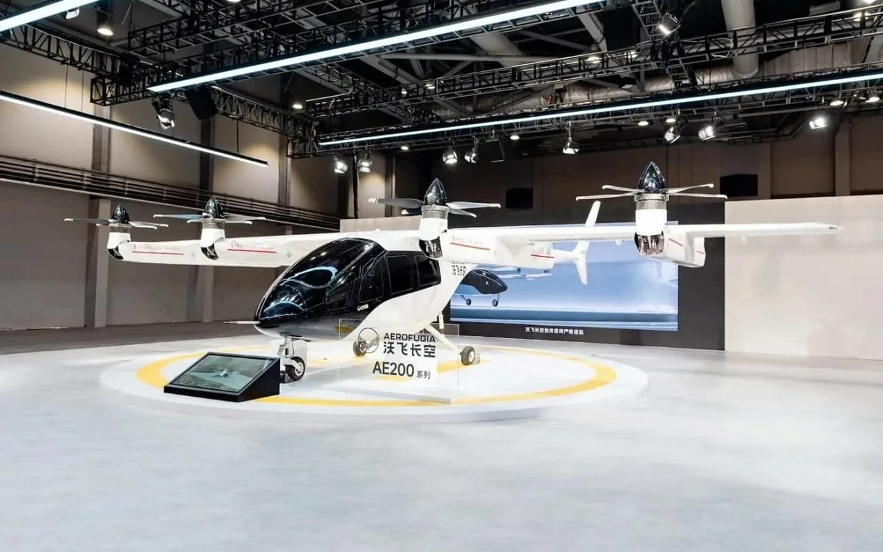 Geely представила первый предсерийный образец летающего такси — СВВП AE200-100 / © Aerofugia