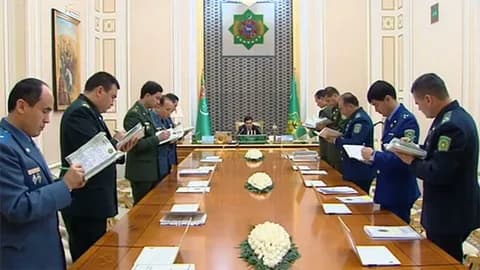 Döwlet Baştutanymyz prokurorlary wezipä bellemek hem-de boşatmak hakynda Karara gol çekdi