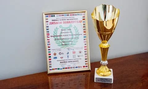 Türkmenistanly okuwçy Bütindünýä döredijilik festiwalynda ýeňiji boldy — Surat: Türkmenistanyň Bilim Ministrligi