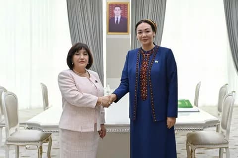 Türkmenistanyň Mejlisiniň Başlygy bilen Azerbaýjanyň Milli Mejlisiniň Başlygynyň arasynda duşuşyk geçirildi — Surat: meclis.gov.az