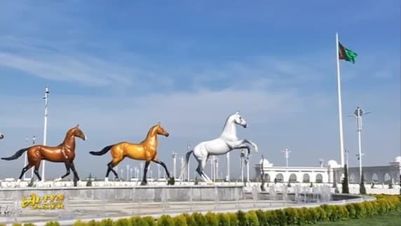 Türkmenistan Halk Maslahatı Başkanı Arkadağ Şehri'nin Yeni Parkındaki Çalışmalardan Memnuniyetsizliğini Dile Getirdi