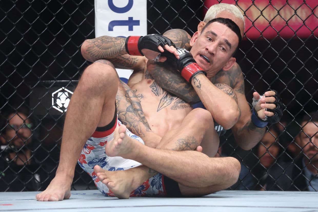 Uslublar jangi: Charlz Oliveyra Maks Xolloueyni mag‘lub etib, UFC 326 da yangi BMF chempioniga aylandi