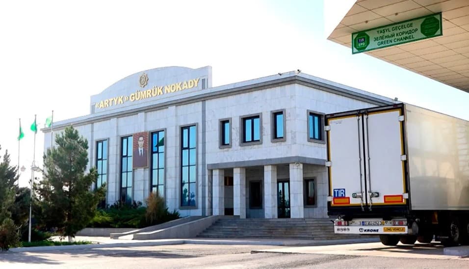 Turkmaniston xorijiy fuqarolarni chiqarish uchun Eron bilan chegarada qo‘shimcha to‘rtta o‘tish joyini ochdi