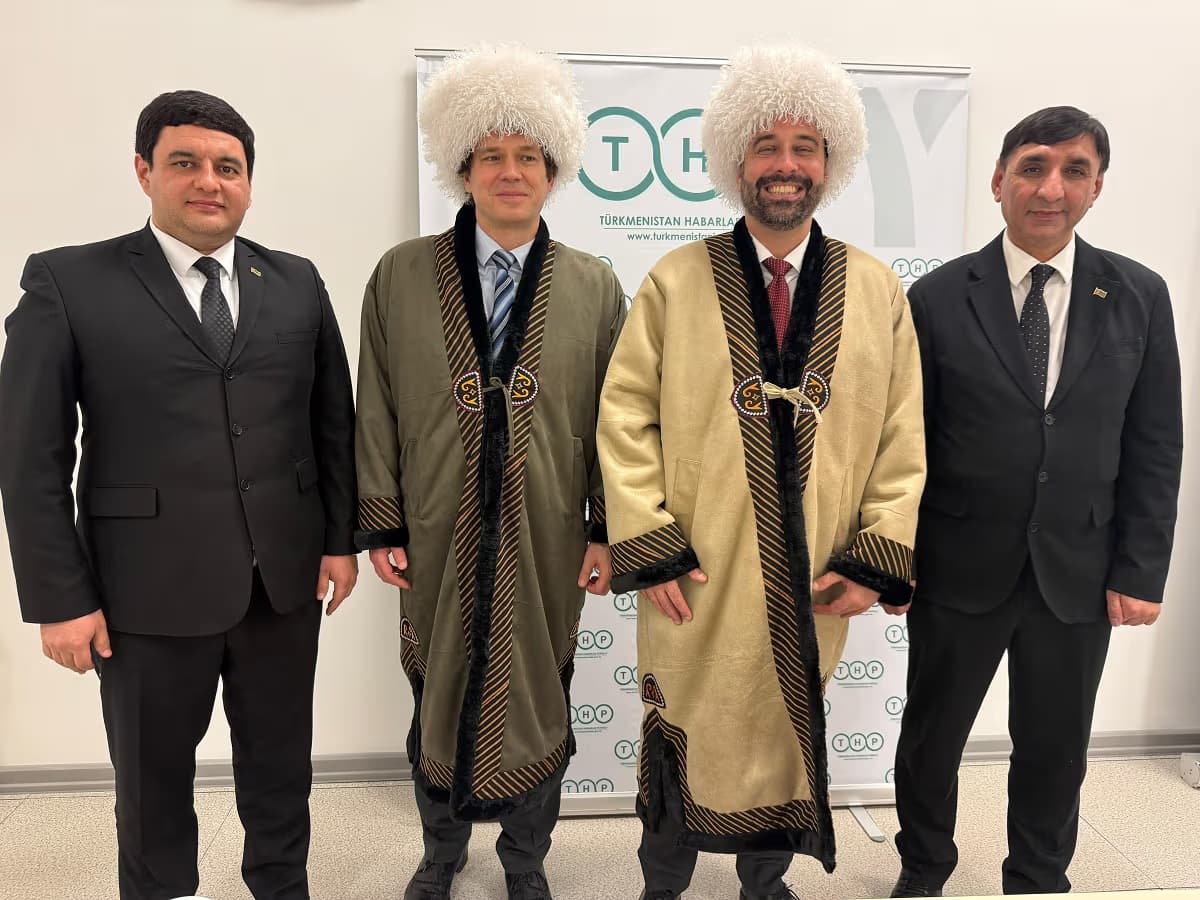 Заместитель председателя Государственного комитета по телевидению, радиовещанию и кинематографии провёл переговоры с Послом Канады