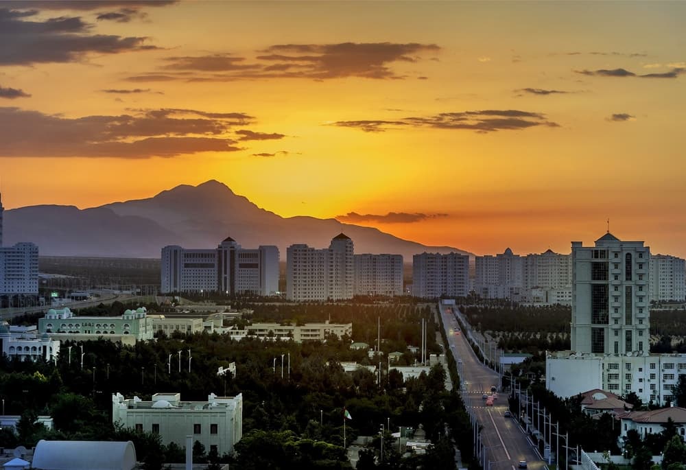 Россия и Узбекистан организуют выезд своих граждан из Ирана транзитом через Туркменистан