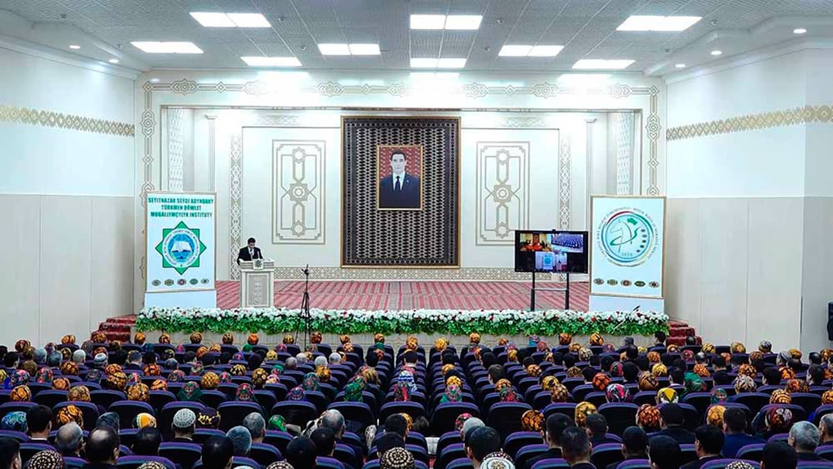 Kapsamlı Eğitim ve Yenilikçi Teknolojiler Üzerine Eğitim-İçerikli Seminer