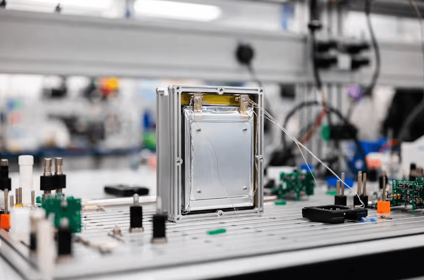 Samsung SDI Plans $6.9 Billion Stake Sale to Boost Solid-State Battery Production — Photo: Grok