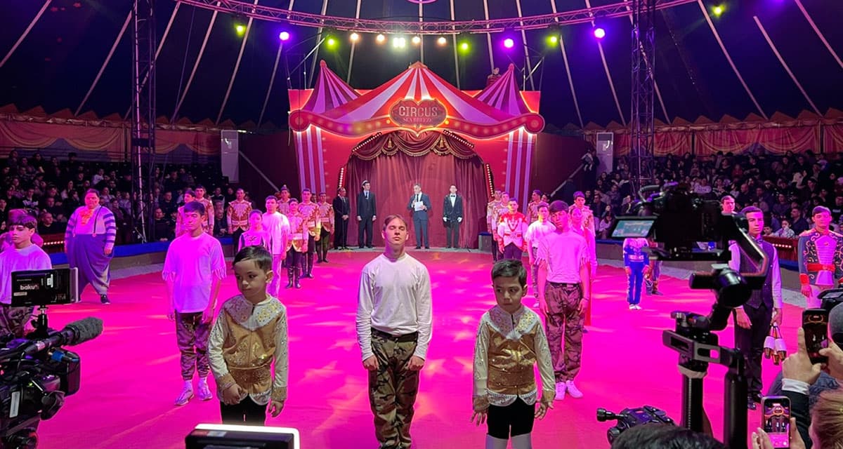 «Galkynyş» milli at üstündäki oýunlar topary Bakudaky «Circus Sea Breeze» sirk arenasynda täsirli çykyşlary görkezdi
