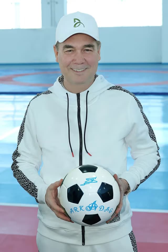 Gurbanguly Berdimuhamedov: «Arkadag» futbol jamoasining g‘alabasi mamlakat nufuzidir