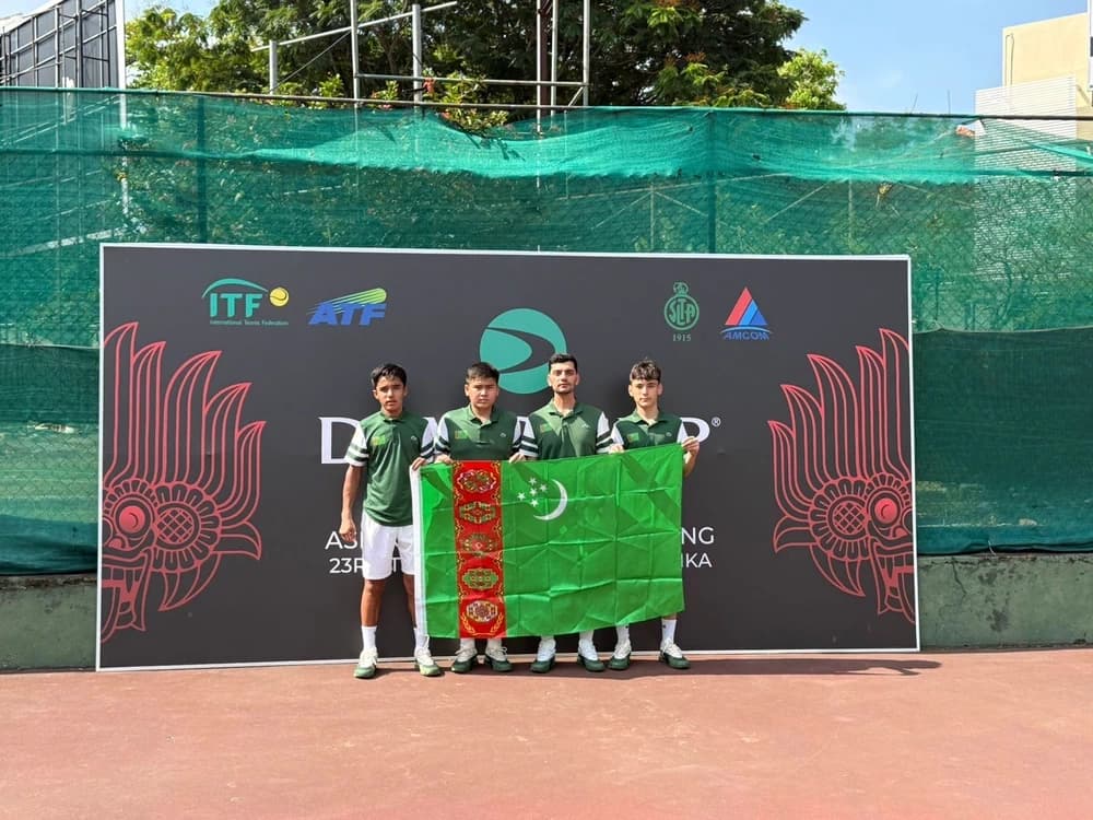 Türkmen ýetginjekleriniň ýeňişli ýoly Kolombonyň kortlarynda dowam edýär