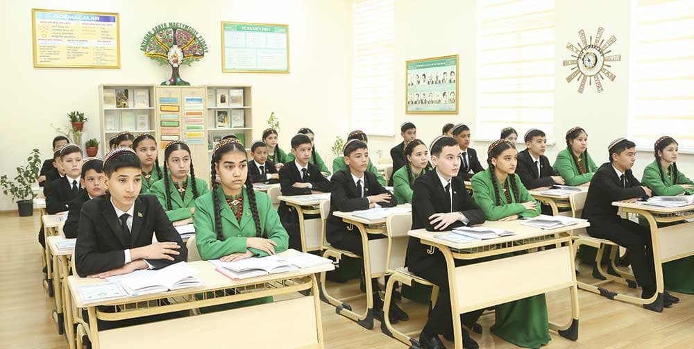 National Education in Classroom Lessons — Secondary School No. 33 in Sayat District