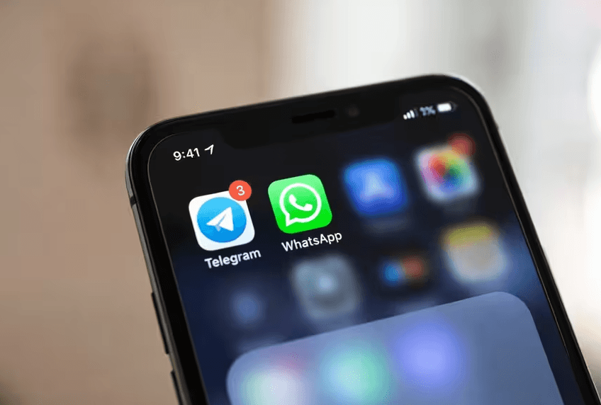 WhatsApp, Telegram Özelliğini Benimsiyor: Gruplarda Yeni Katılanlar için Mesaj Geçmişi — Fotoğraf: Grok