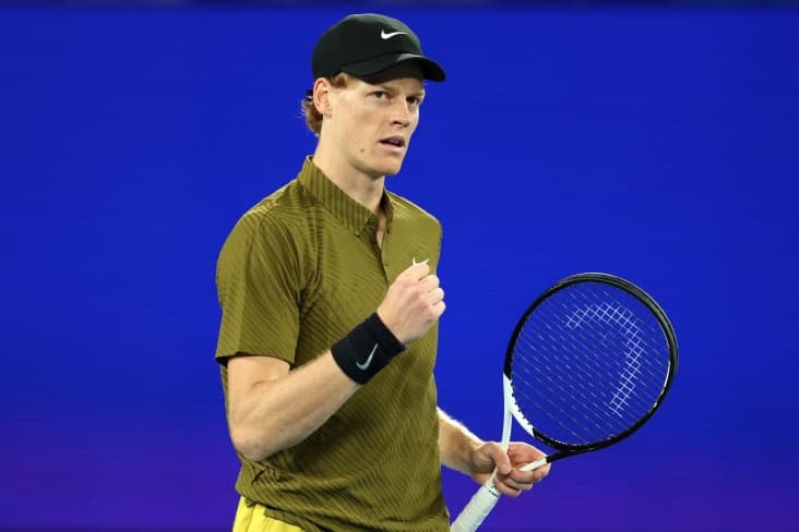 Ýannik Sinner Australian Open-2026-nyň ýarym finalyna çykdy we Nowak Jokowiç bilen duşuşar