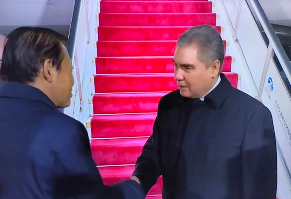 Gurbanguli Berdimuhamedov do‘stona tashrif bilan Xitoyga keldi