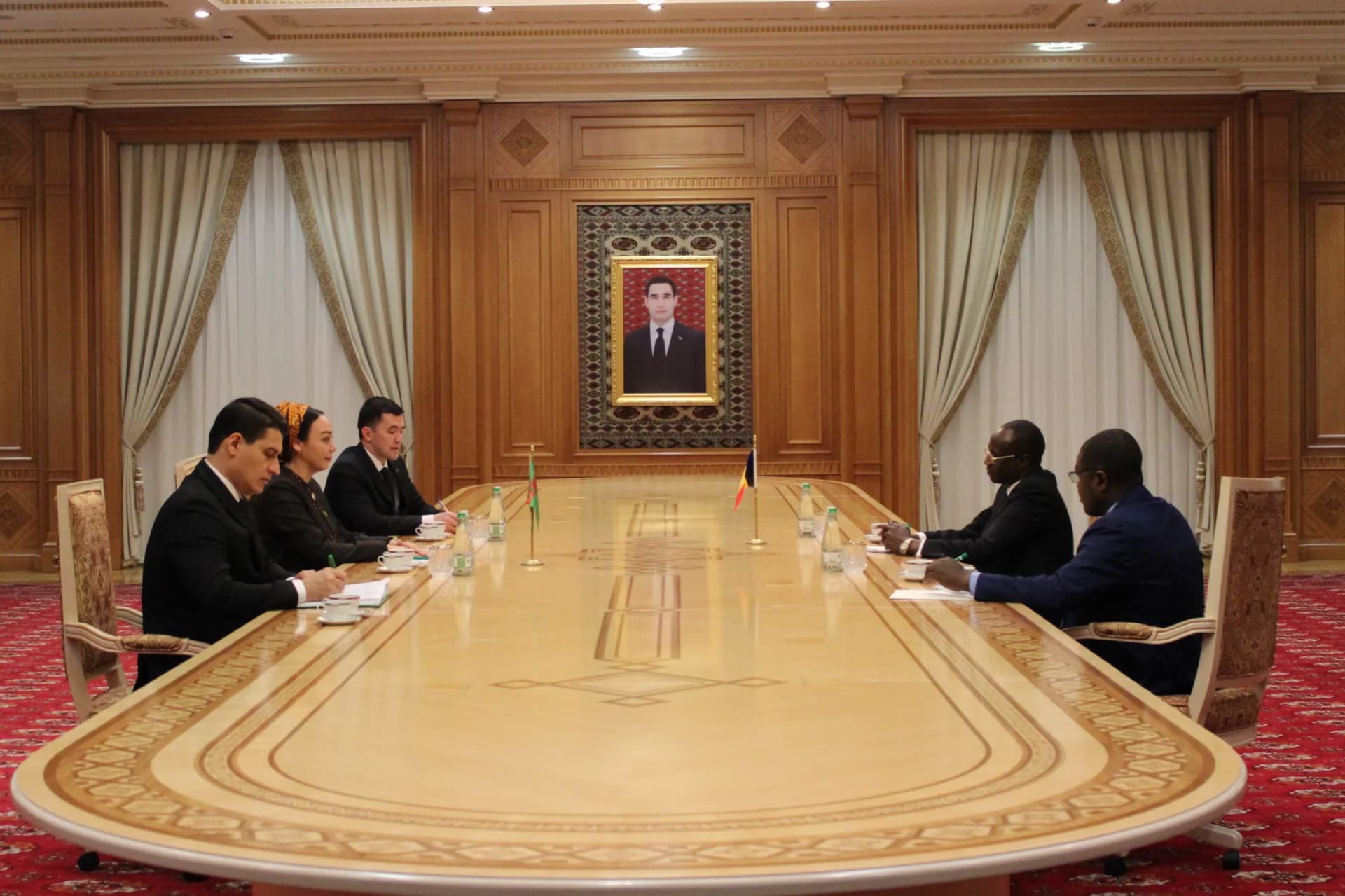 Türkmenistanyň Mejlisinde Çad Respublikasynyň ilçisi kabul edildi