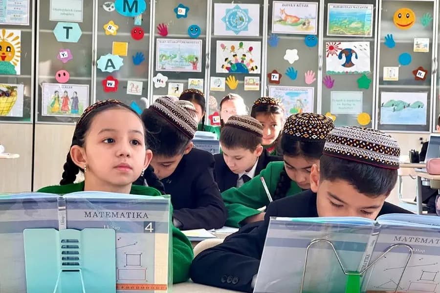 Aşkabat’ta Ücretsiz Okula Hazırlık Programının Uygulanması Görüşüldü