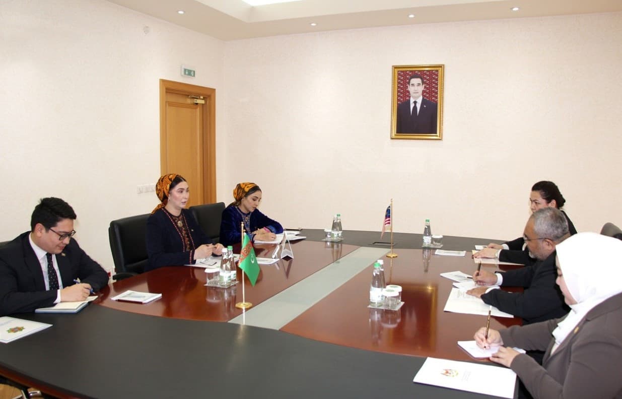 Meeting with the Ambassador of Malaysia Held at the Ministry of Foreign Affairs of Turkmenistan
