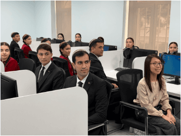 Tsukuba uniwersitetiniň dosenti türkmen lingwistleri üçin ýapon dili boýunça seminar geçirdi