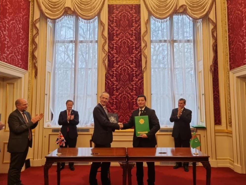Londonda turkman-britan ta’lim sohasidagi hamkorligining asosini tashkil etuvchi to‘rtta hujjat imzolandi