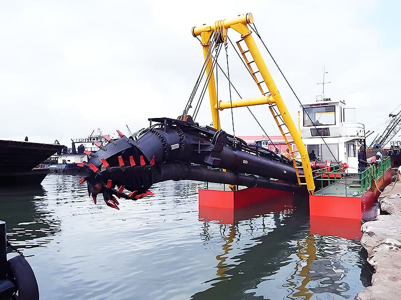 Drenaj Kanalları İnşası ve Mevcut Şebekelerin Yenilenmesi Çalışmaları Sürüyor