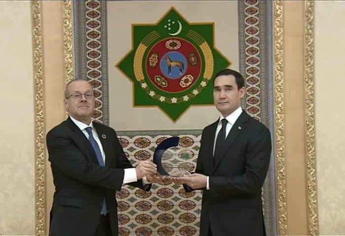 President of Turkmenistan Received the Director of the WHO Regional Office for Europe