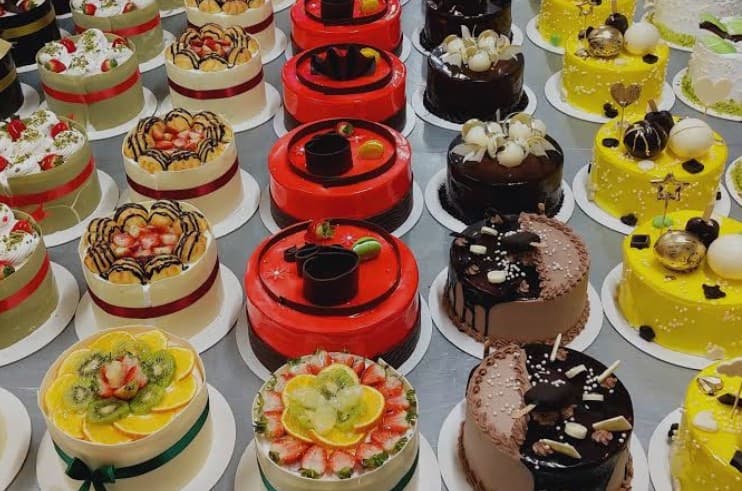 National and Modern Confectionery: The Main Decoration of the Festive Table