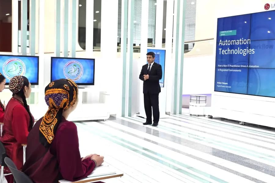 Dijital Teknolojiler ve Verimli Çalışma: Deneyimli Uzmanlar HNGU'da Konferans Verdi