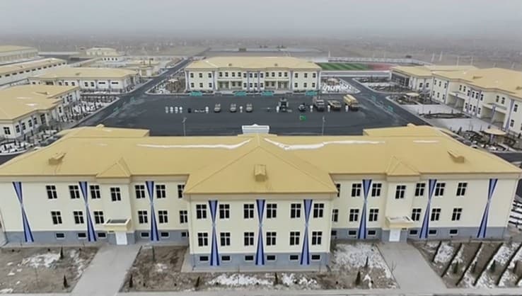 Turkmanistonda harbiy qismlarning yangi bino va inshootlar majmuasi ochildi