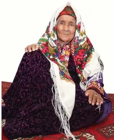 Turkmenistan’s 110-Year-Old Resident Celebrates Birthday with Family