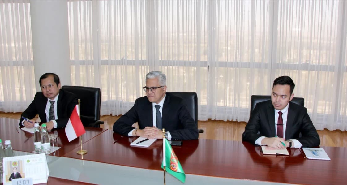 Meeting Held with the New Ambassador of Indonesia at the MFA