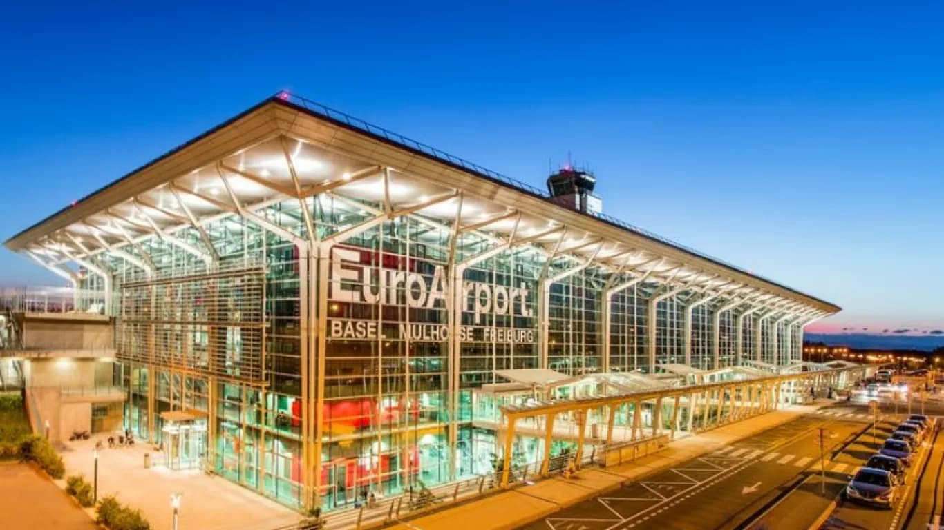Üç ýurduň gapysy: Dünýäniň ýeke-täk täsin aeroporty