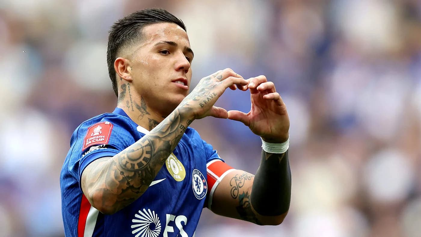 Chelsea vs. Crisis: How Enzo Fernández and Robert Sánchez Restored Hope at Wembley — Enzo Fernández