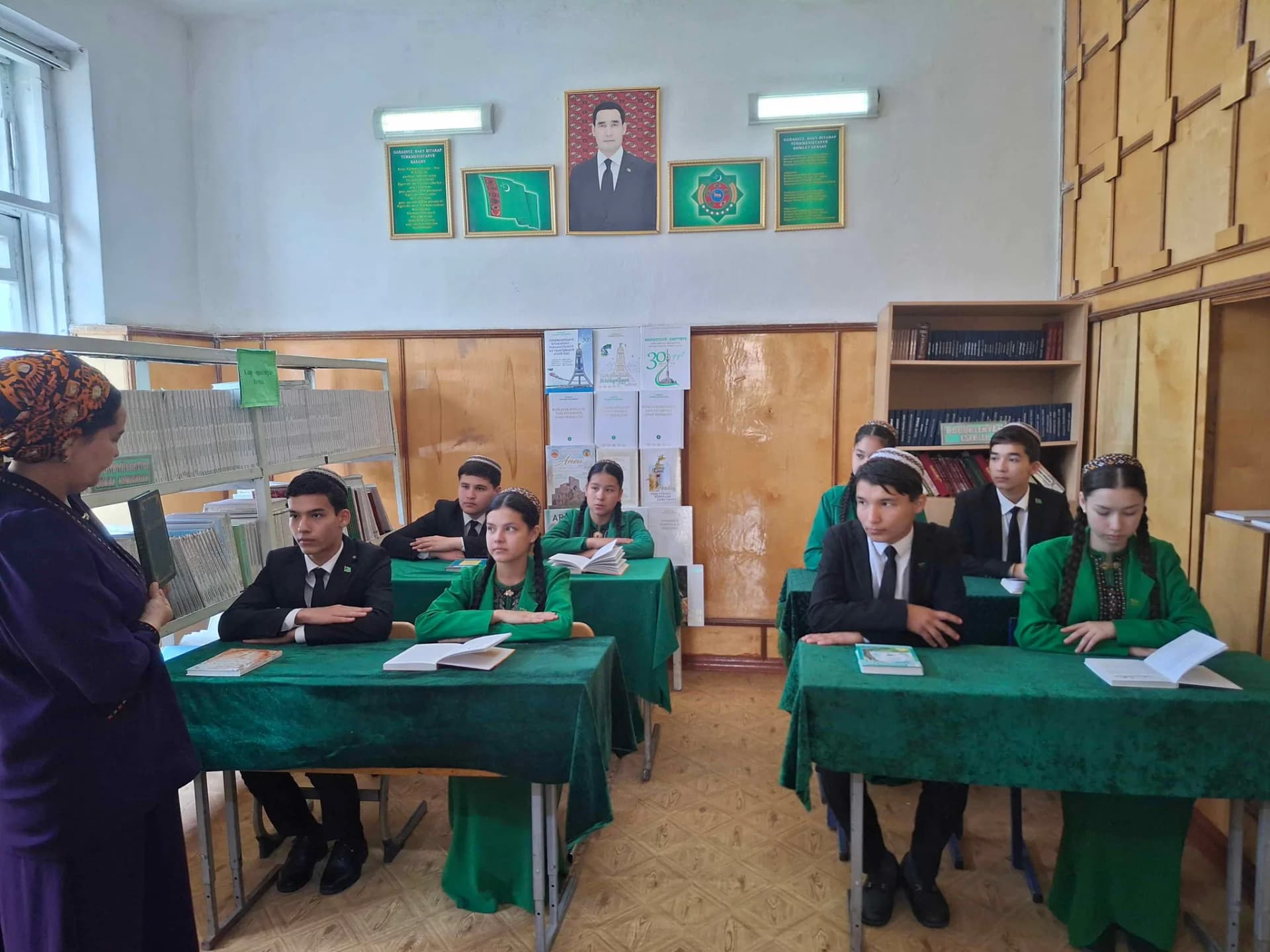 Türkmenabatda Alyşir Nowaýynyň 585 ýyllygy: Geçmişiň we geljegiň edebi köprüsi — Türkmenabat şäherindäki 38-nji orta mekdep