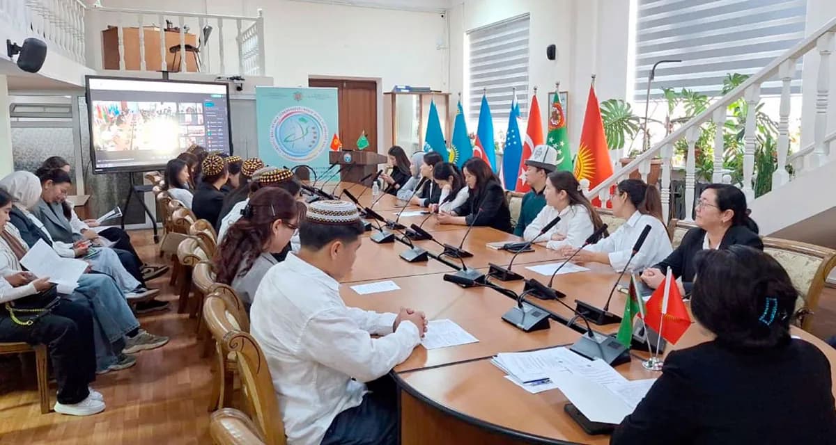 Ž.Balasagyn adyndaky Gyrgyz Milli Uniwersitetinde ýylyň şygaryna bagyşlanan halkara maslahat geçirildi