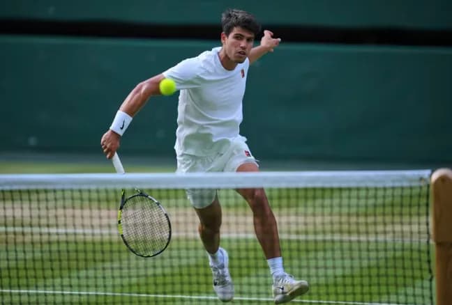 Wimbledon'da Büyük Şok: Carlos Alcaraz Bilek Sakatlığı Nedeniyle Turnuvadan Çekildi