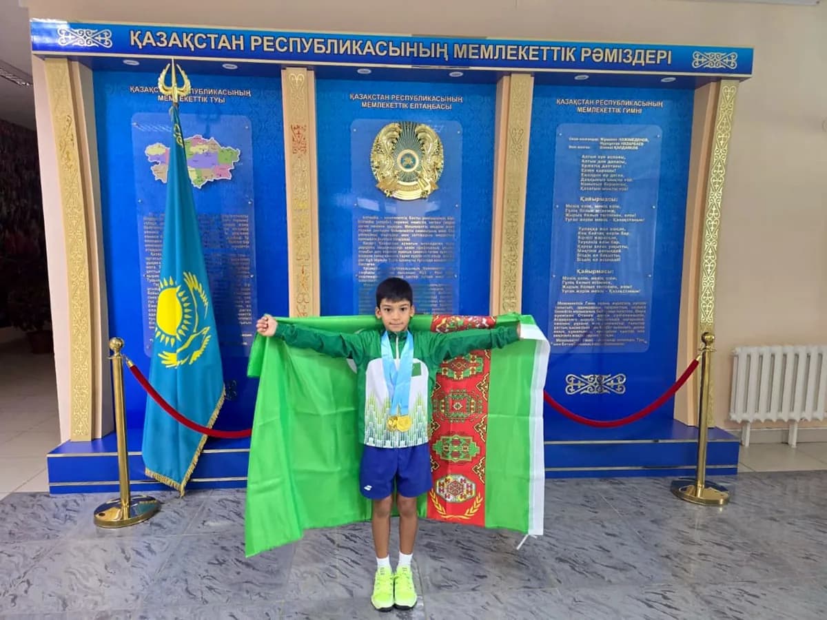 Sakkiz yoshli turkmanistonlik tennischi Qozog‘istonda muvaffaqiyatli ishtirok etib, ikkita oltin medalni qo‘lga kiritdi