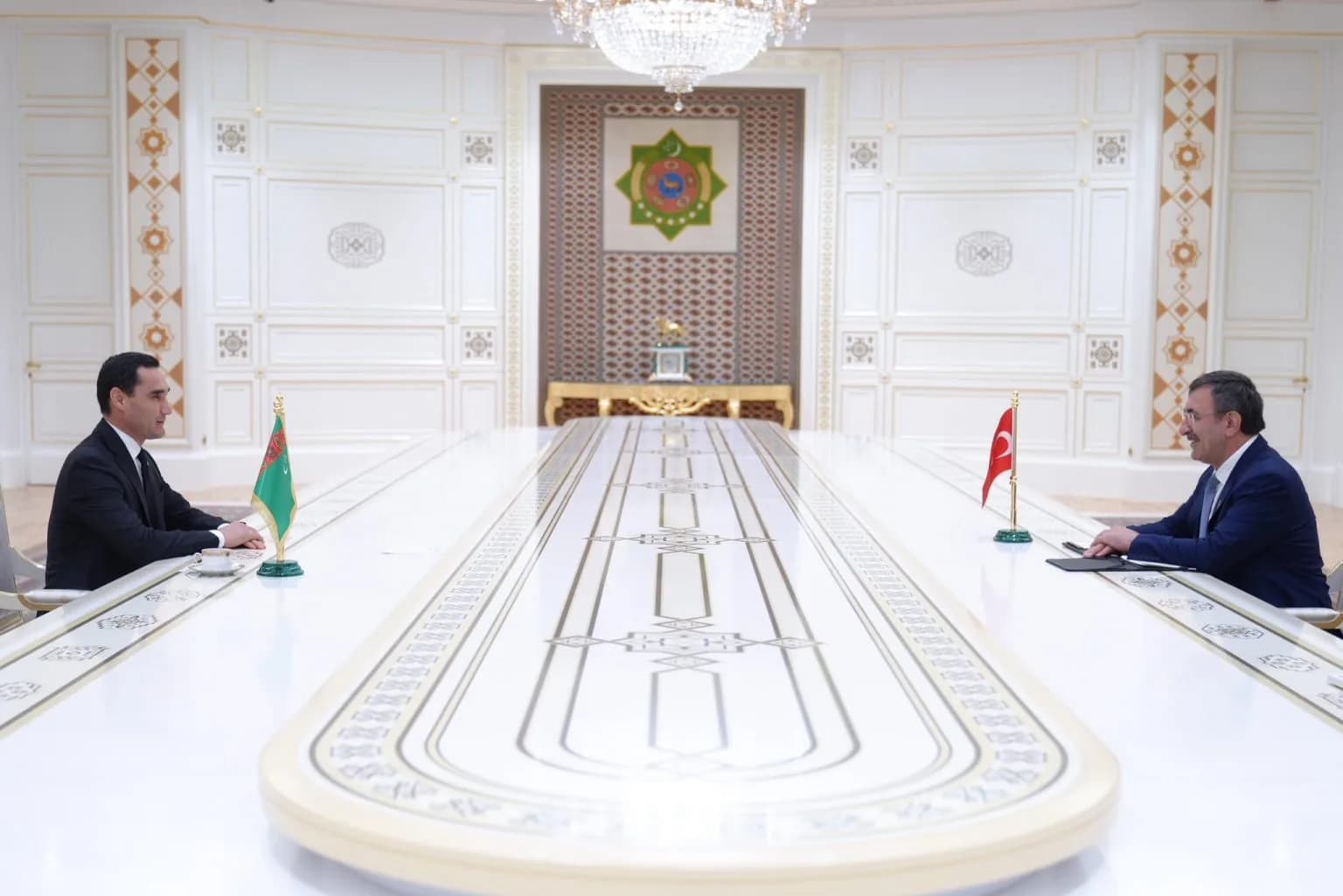 Türkmenistanyň Prezidenti Serdar Berdimuhamedow Türkiýäniň wise-prezidenti Jewdet Ýylmazy kabul etdi