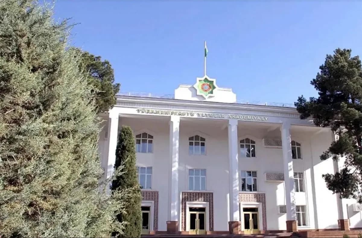 Türkmenistan'da bilim, eğitim ve sağlık sistemlerinde verimli çalışmalar yürütülüyor