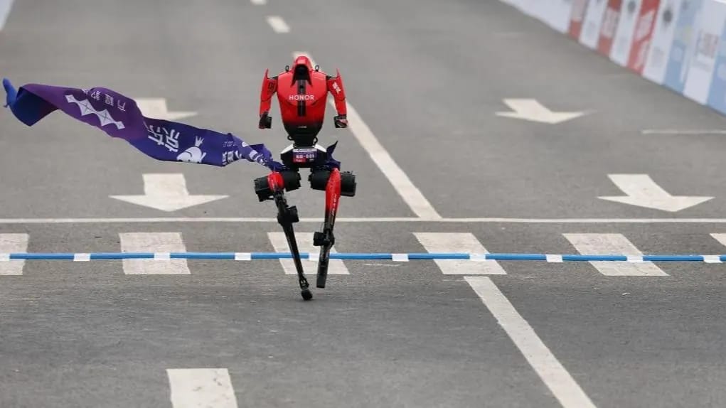 Pekin'de İnsansı Robotlar II. Dünya Yarışması başladı
