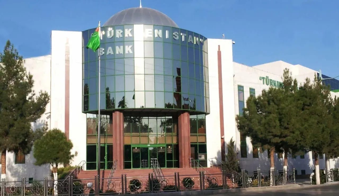 Aşgabatda «Türkmenistan» bankynyň baş edara binasyny dikeltmek boýunça bäsleşik yglan edildi