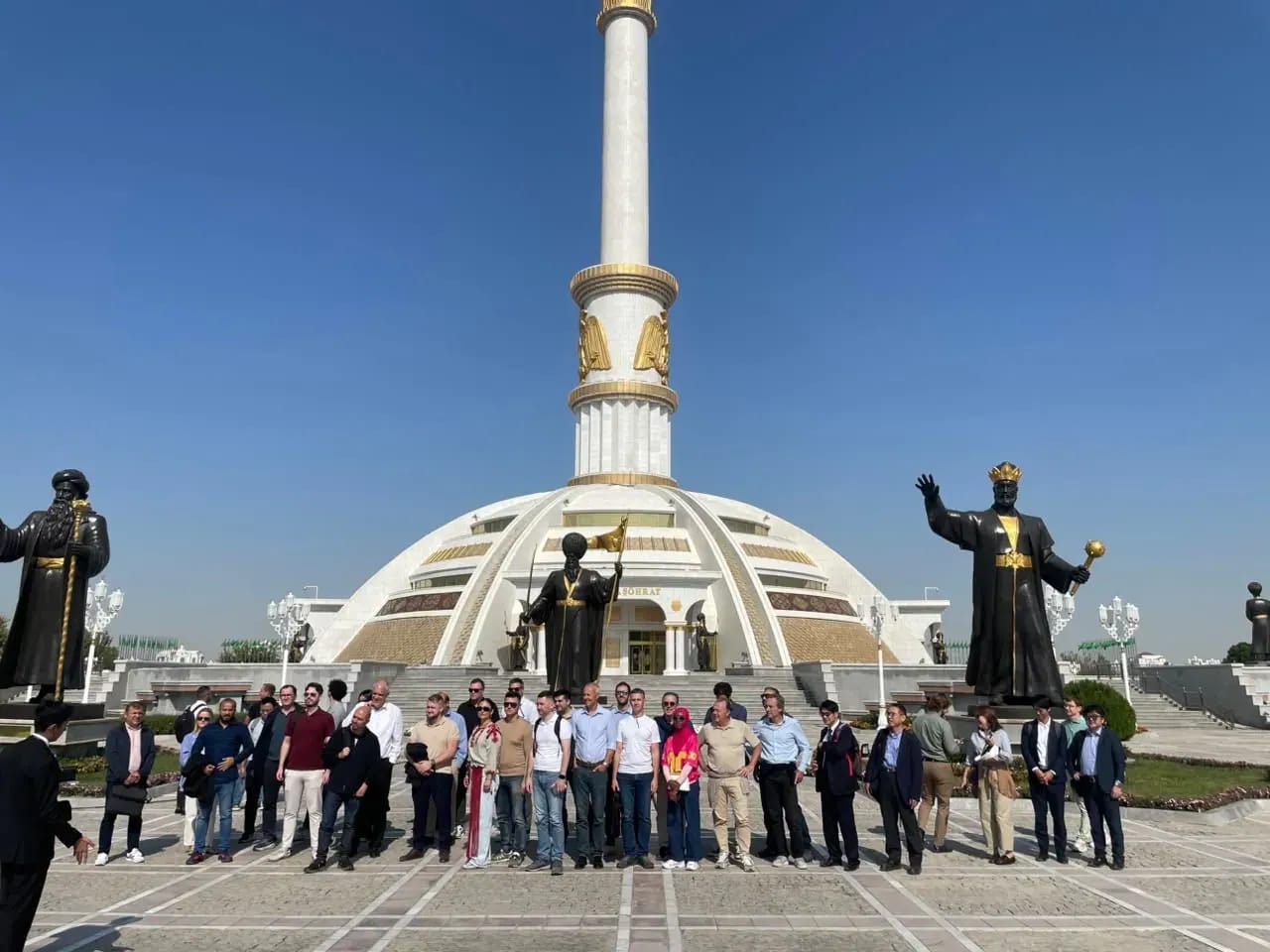 OGT 2026 Forum Participants Explore Turkmenistan’s Historical Monuments