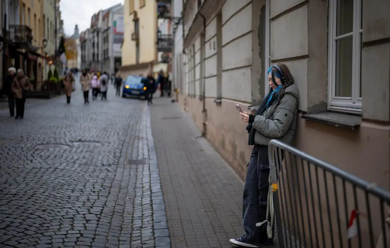 LRT: More People Want to Leave Lithuania and Live Abroad