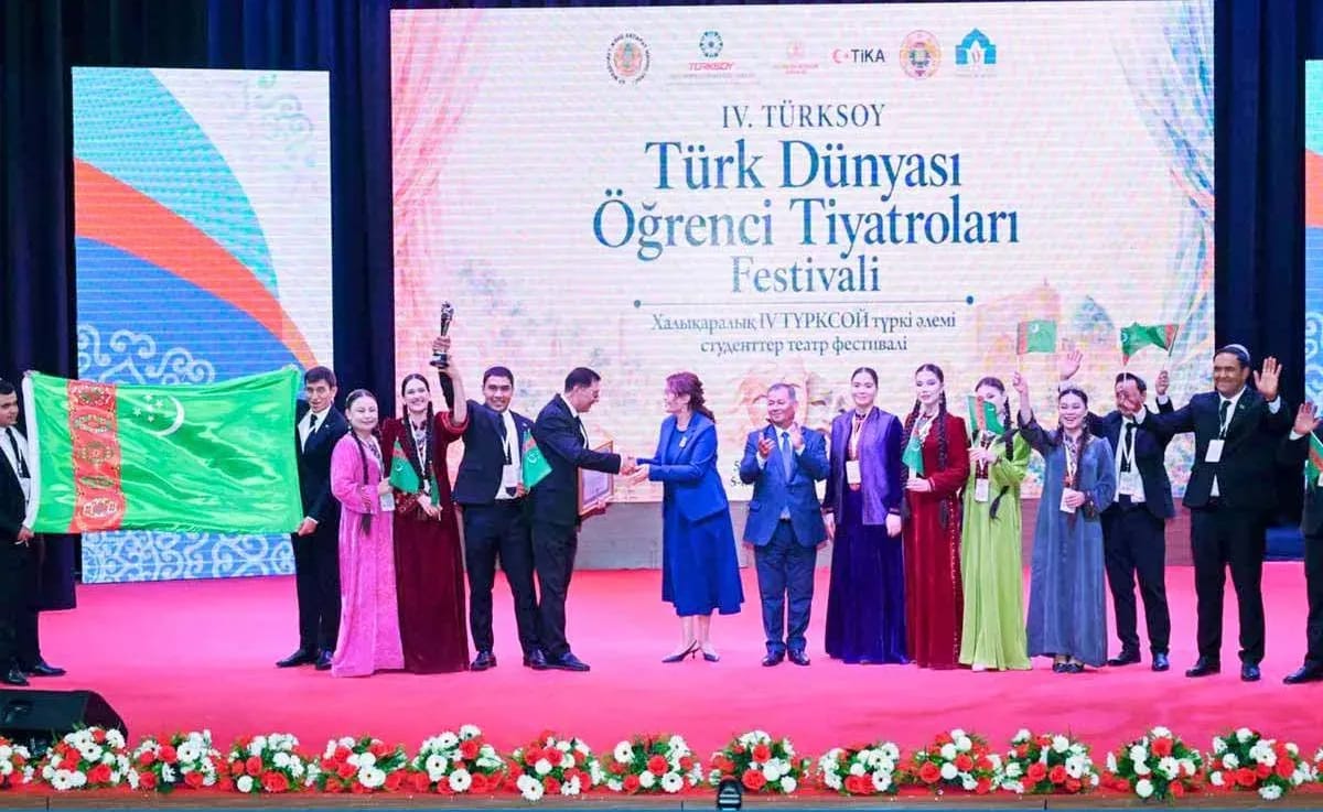 Turkmen Students Win Award at TURKSOY International Theatre Festival