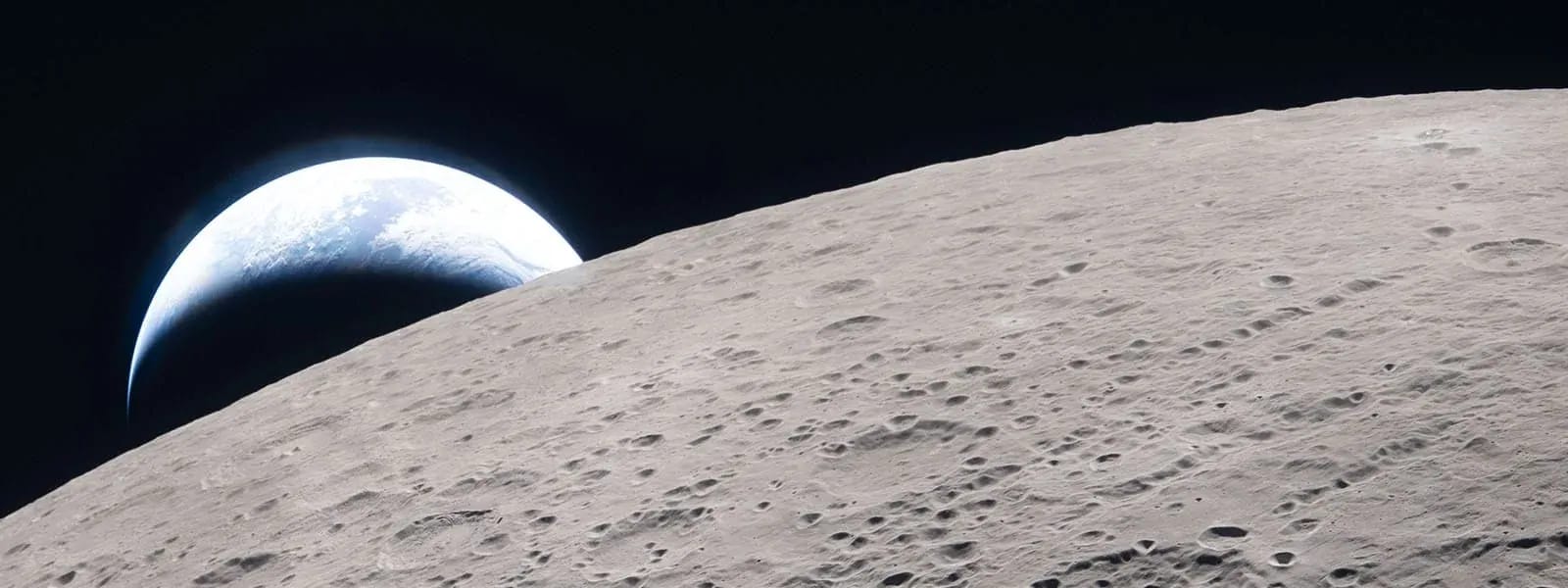 NASA Plans to Send Astronauts to the Moon in 2028
