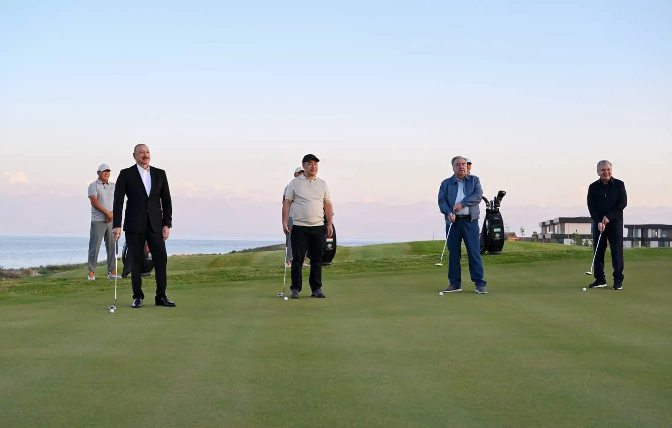 Azerbaycan ve Orta Asya Devlet Başkanları golf kulübünün açılış törenine katıldılar