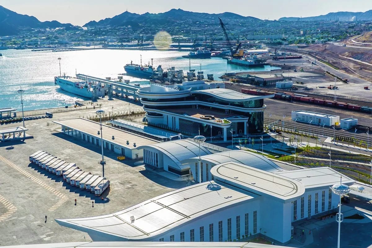 Transport System Resilient to Climate Change Discussed in Turkmenistan