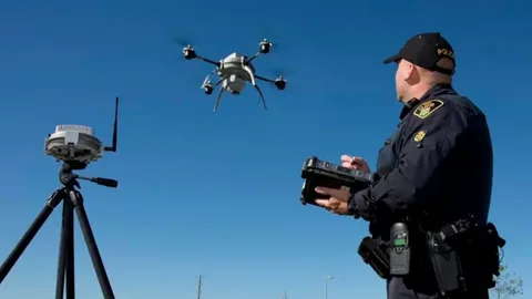 ABŞ-da polisiýa jenaýatçylary yzarlamak üçin emeli aňly dronlary ulanýar